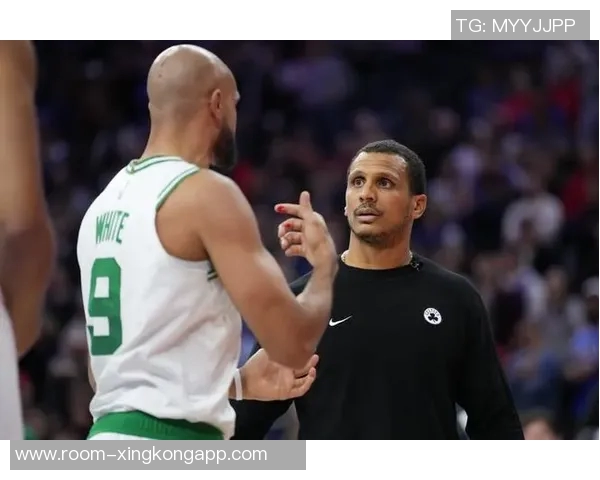 怀特谈马祖拉理念强调多元影响赢球不应以投篮表现自我定义